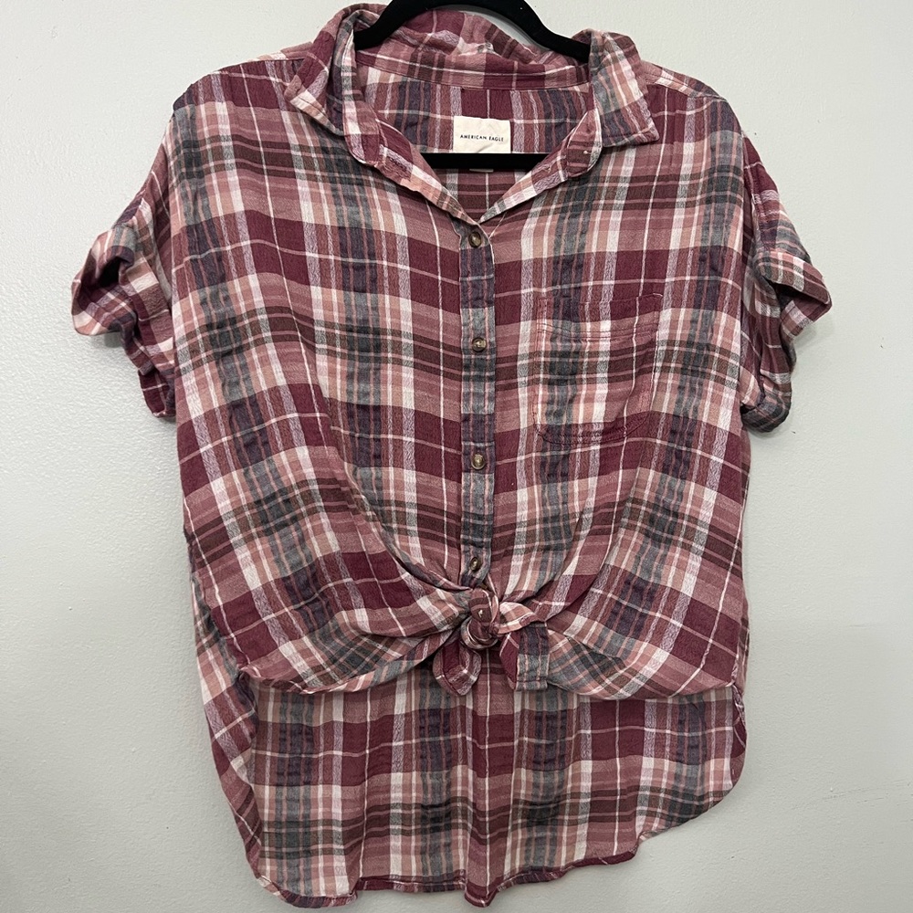 XS tie knot front American Eagle plaid top